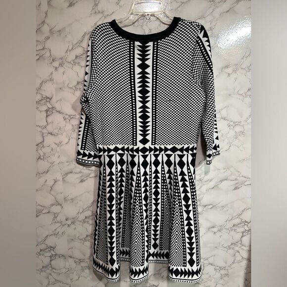 Nina Leonard Black & White Geometric Print Sweater Dress Size L - Picture 8 of 9